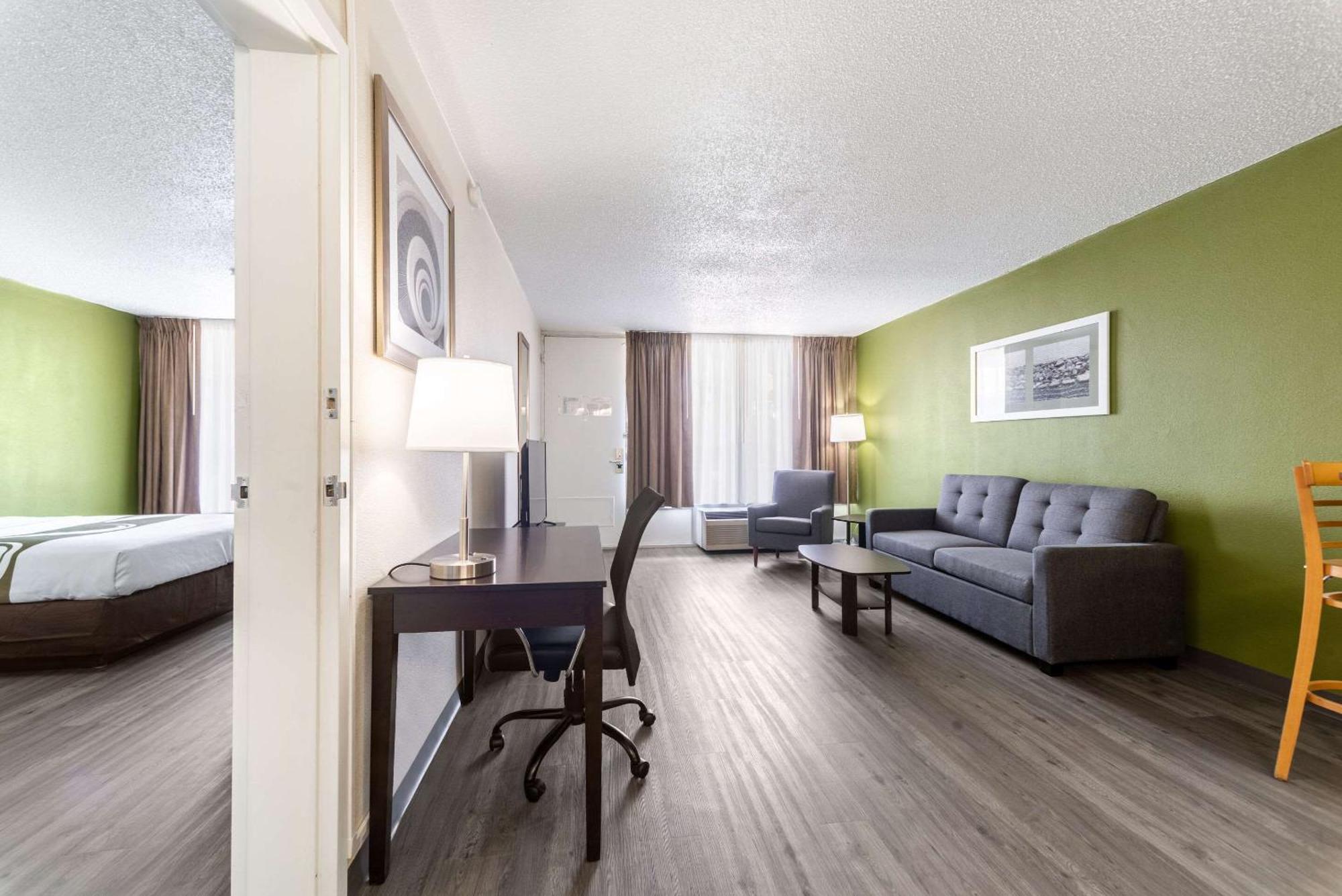 Quality Inn & Suites Vandalia Near I-70 And Hwy 51 Exterior photo