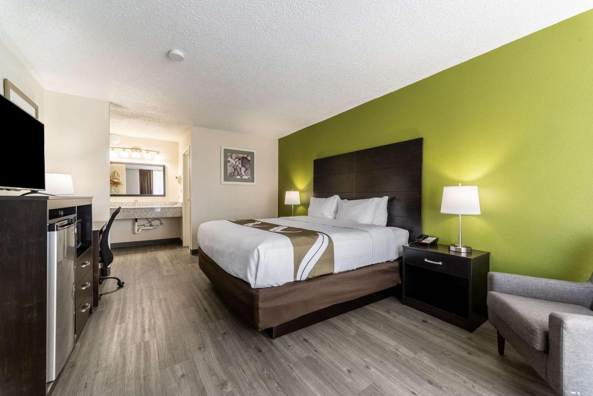 Quality Inn & Suites Vandalia Near I-70 And Hwy 51 Exterior photo